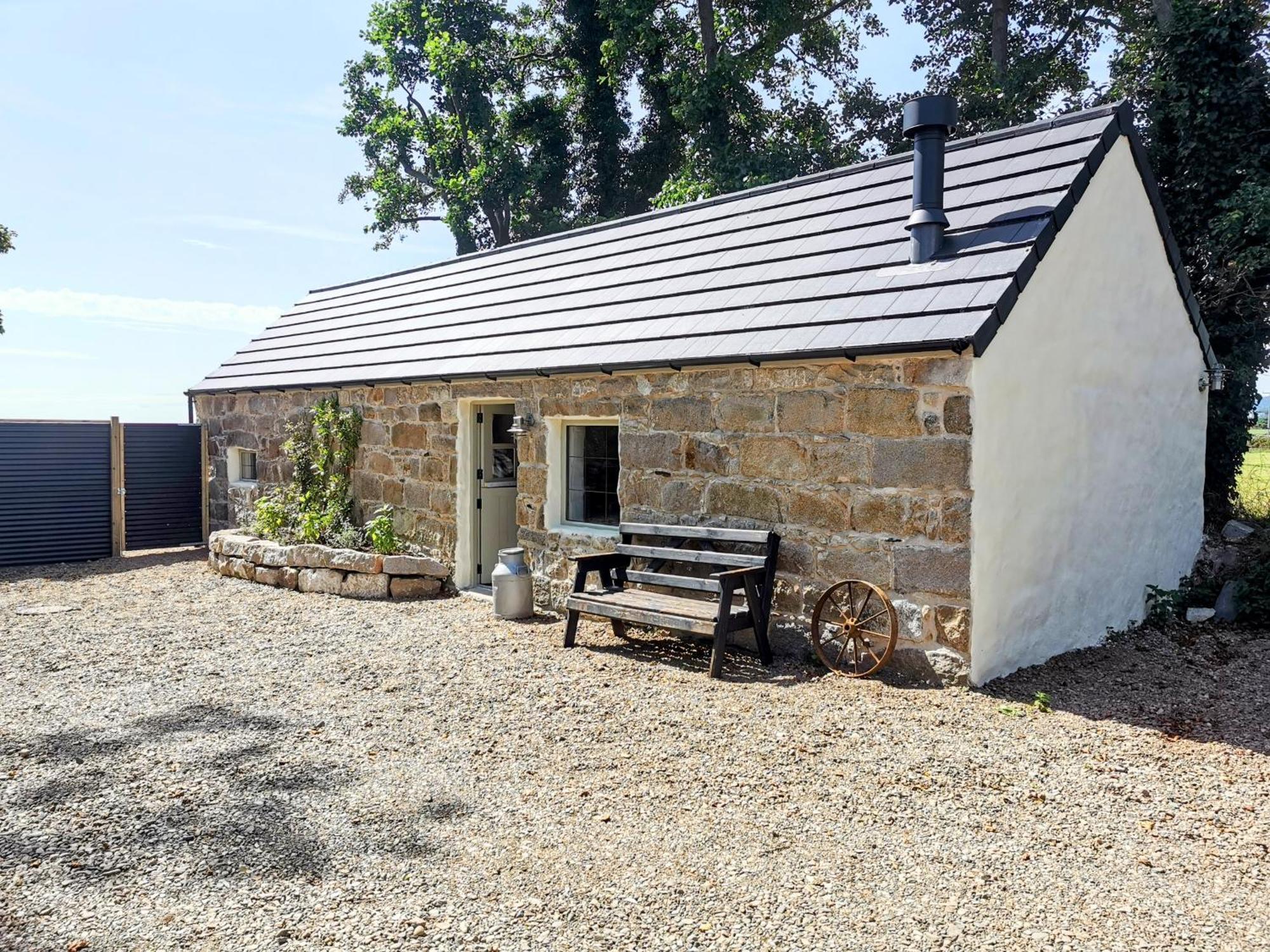 Cosy Couples Retreat At The Coop With Hot Tub Villa Kilkeel Eksteriør bilde